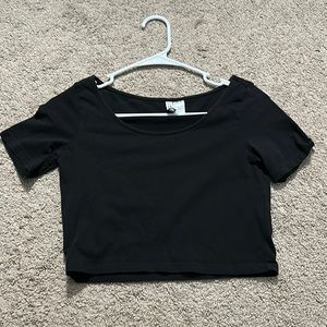 H&M black crop top